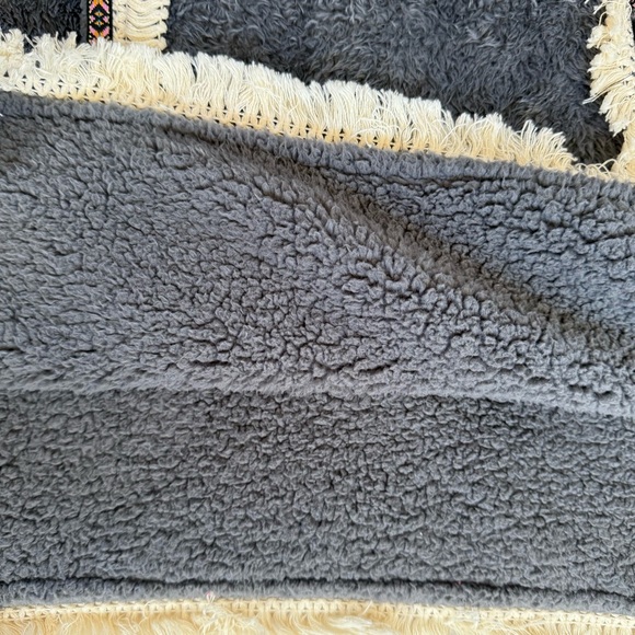 Natural Life Oversized Blanket Hoodie Pullover Gray Fringe Trim Teddy One Size - Picture 12 of 12